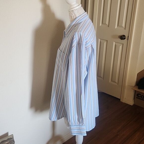 Tommy Bahama Shirt - Picture 2 of 7